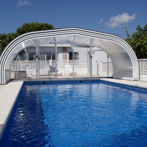 Abri haut de piscine télescopique avec raill de guidage