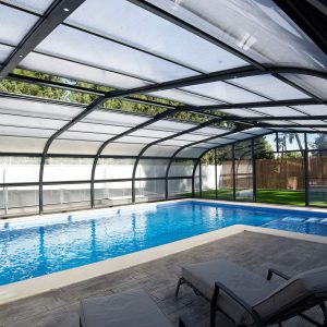 Abri de piscine haut avec trappe de ventilation