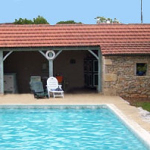 pool house pres de la piscine